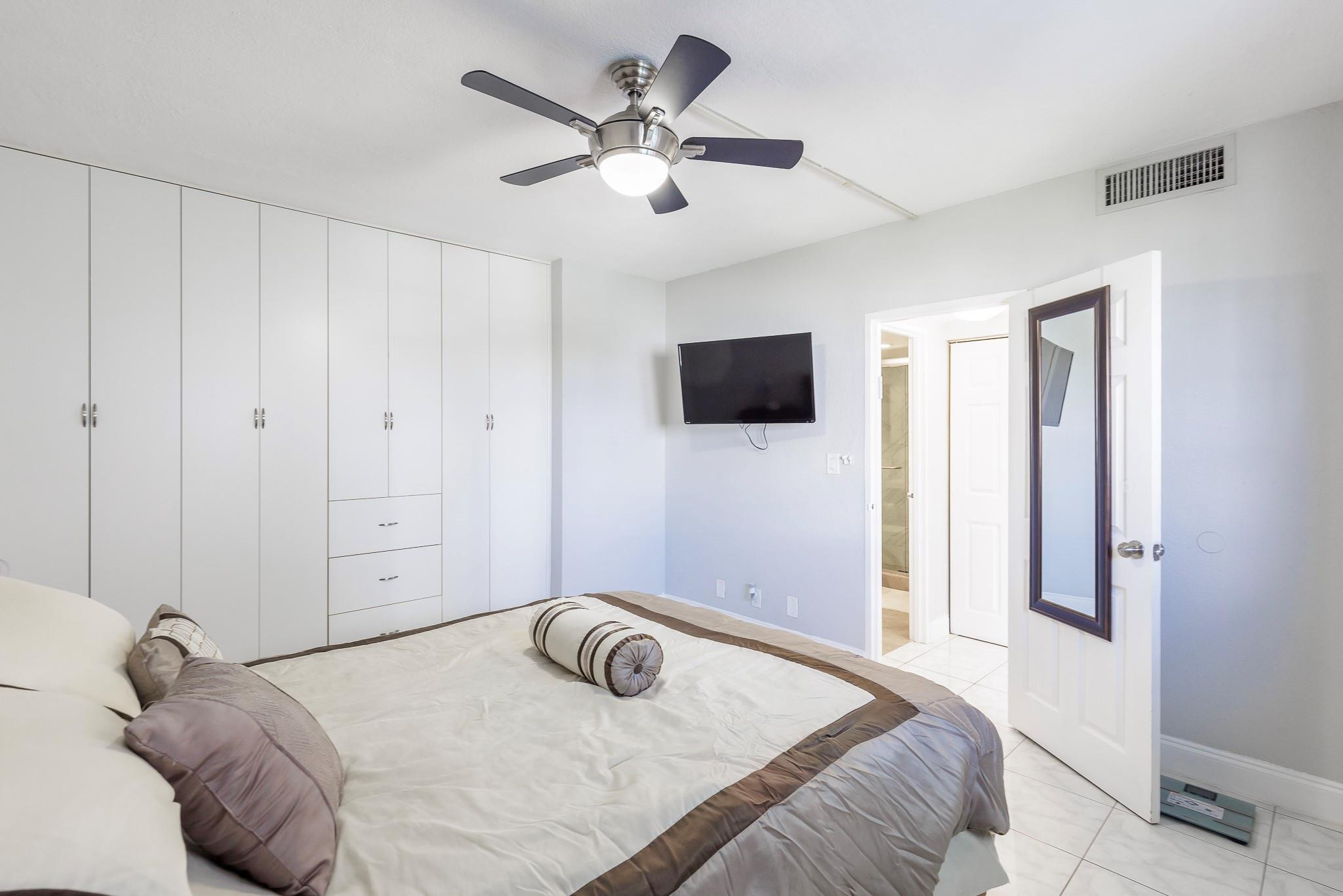 3801 S Ocean Drive 10s Property Photo 11