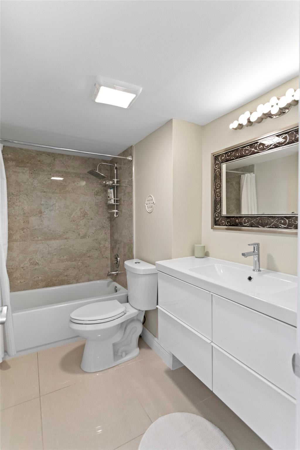 16 Royal Palm Way 302 Property Photo 26