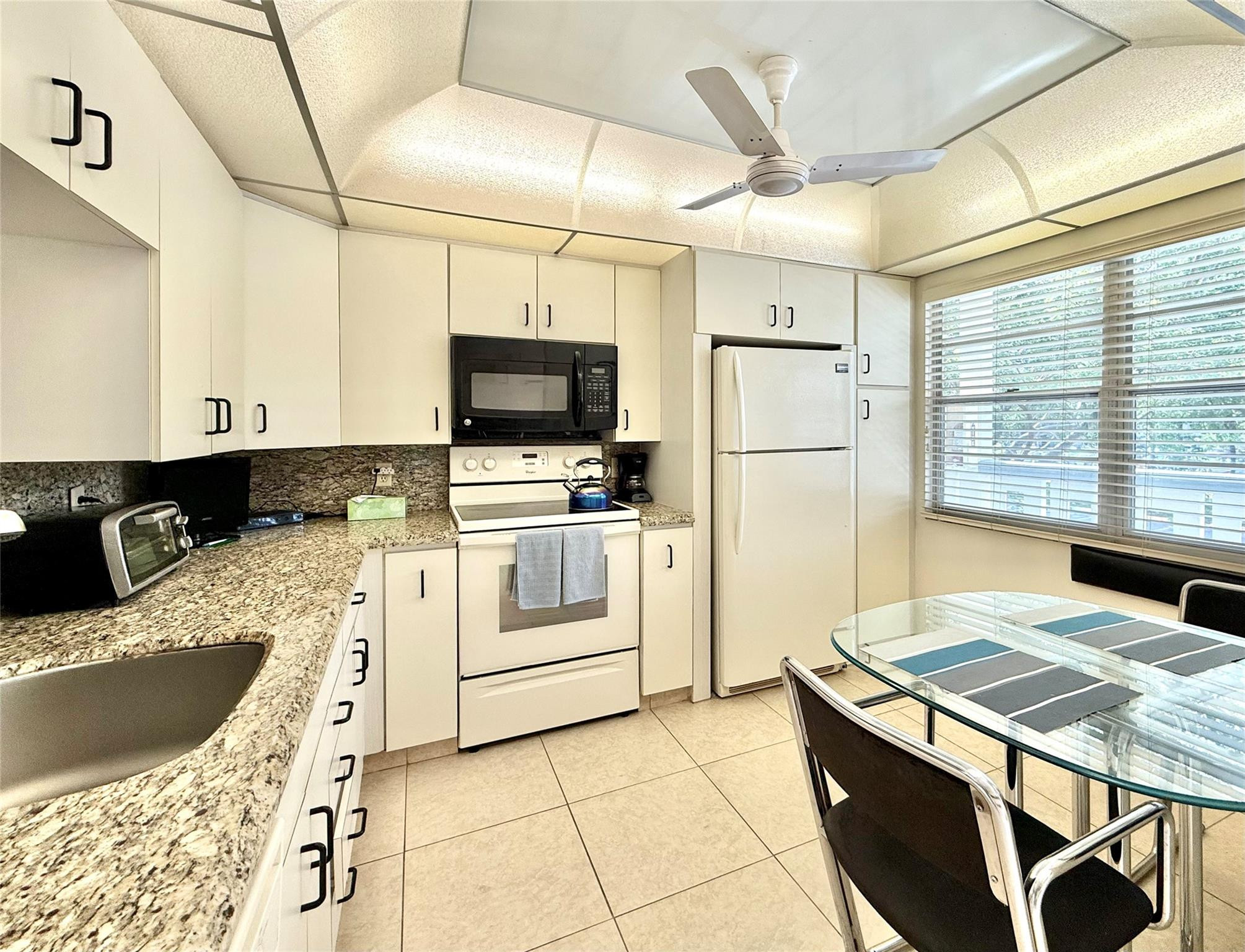 2504 Antigua Terrace D2 Property Photo 1
