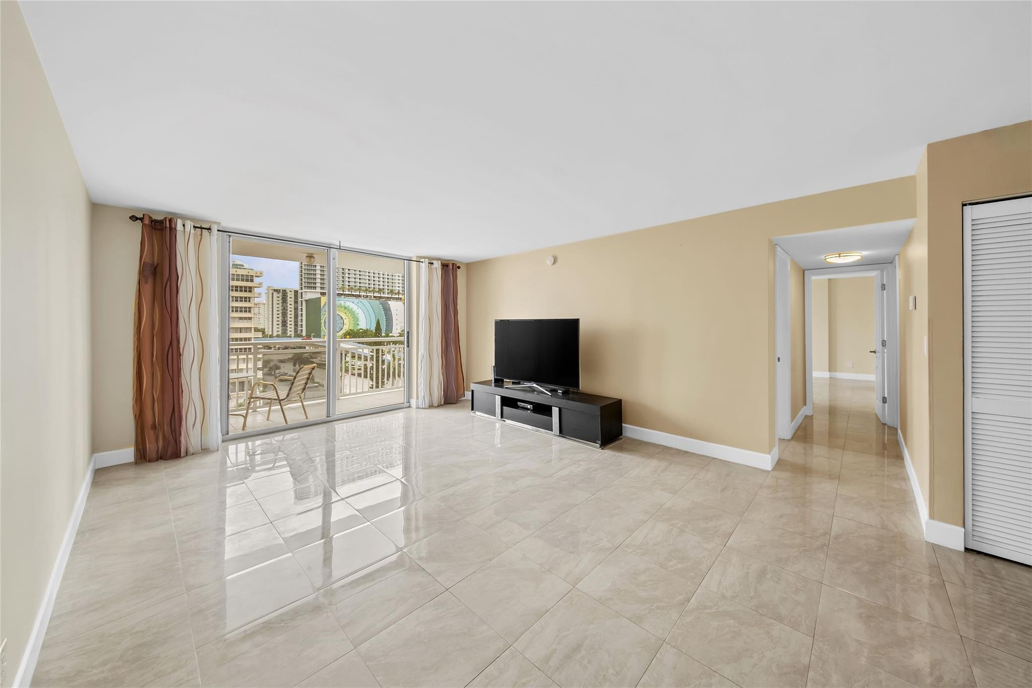 1849 S Ocean Drive 711 Property Photo 6
