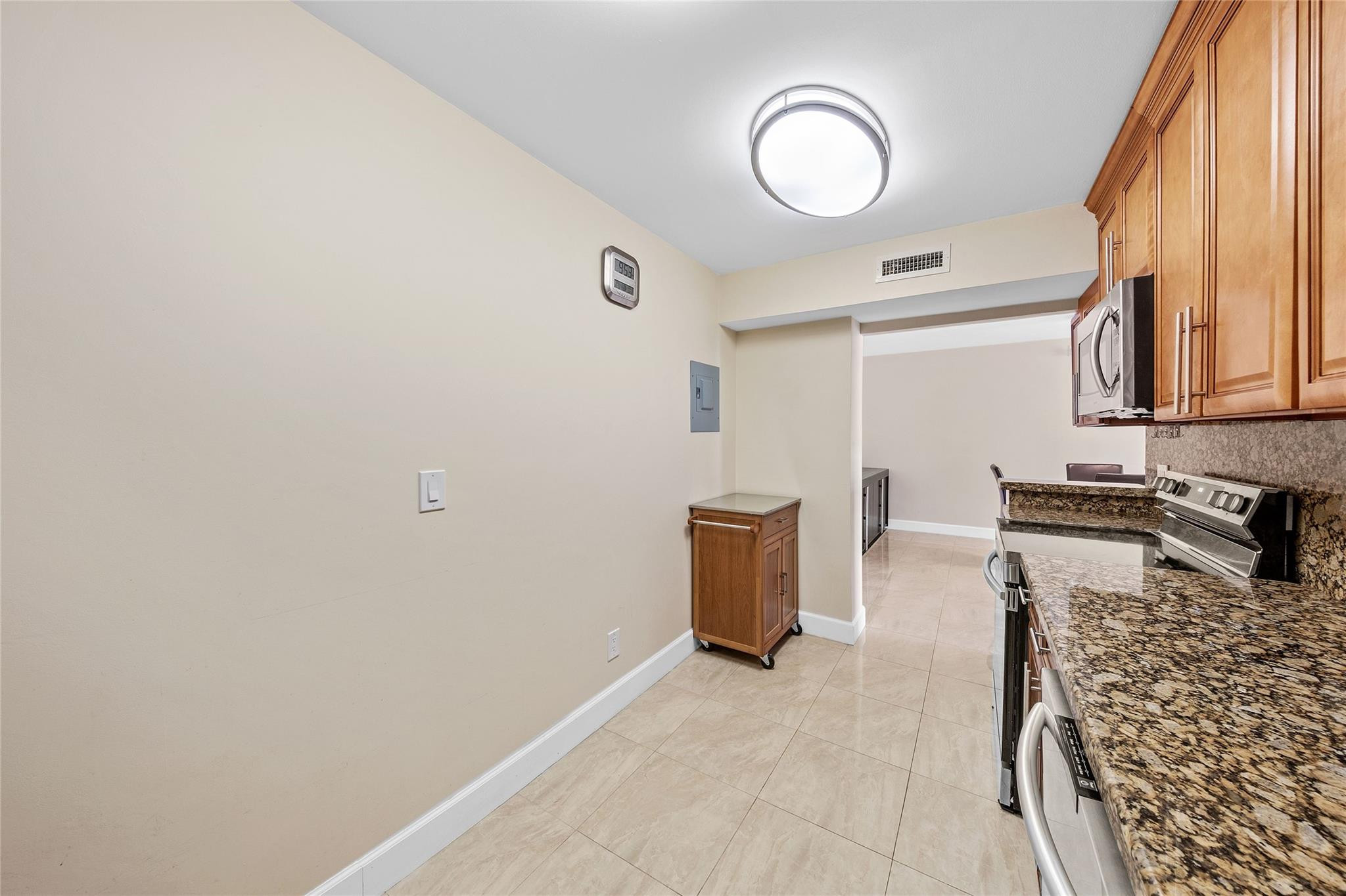 1849 S Ocean Drive 711 Property Photo 9
