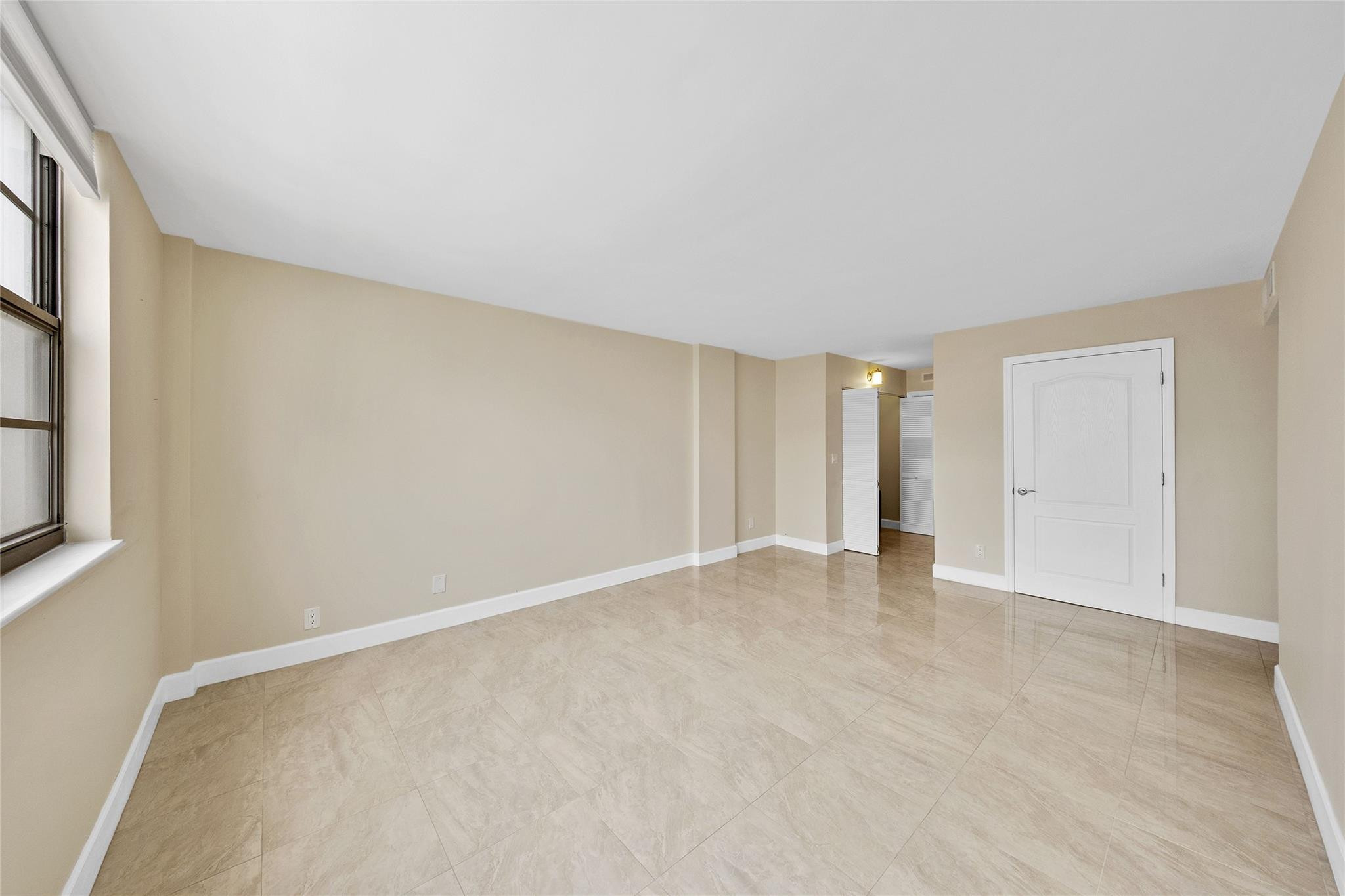 1849 S Ocean Drive 711 Property Photo 13