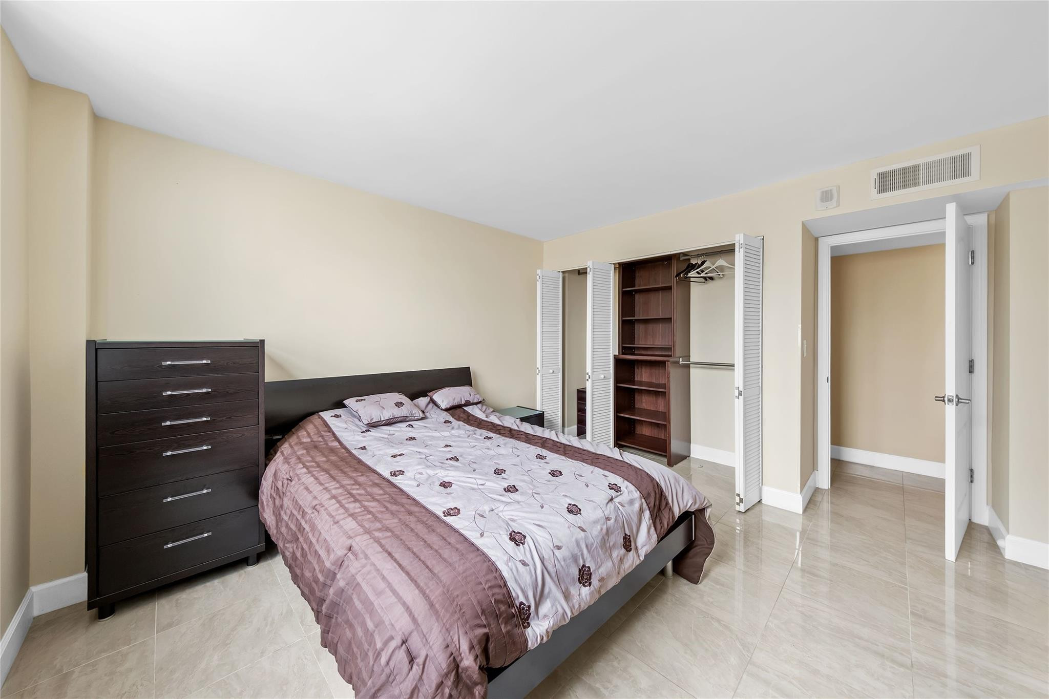 1849 S Ocean Drive 711 Property Photo 22