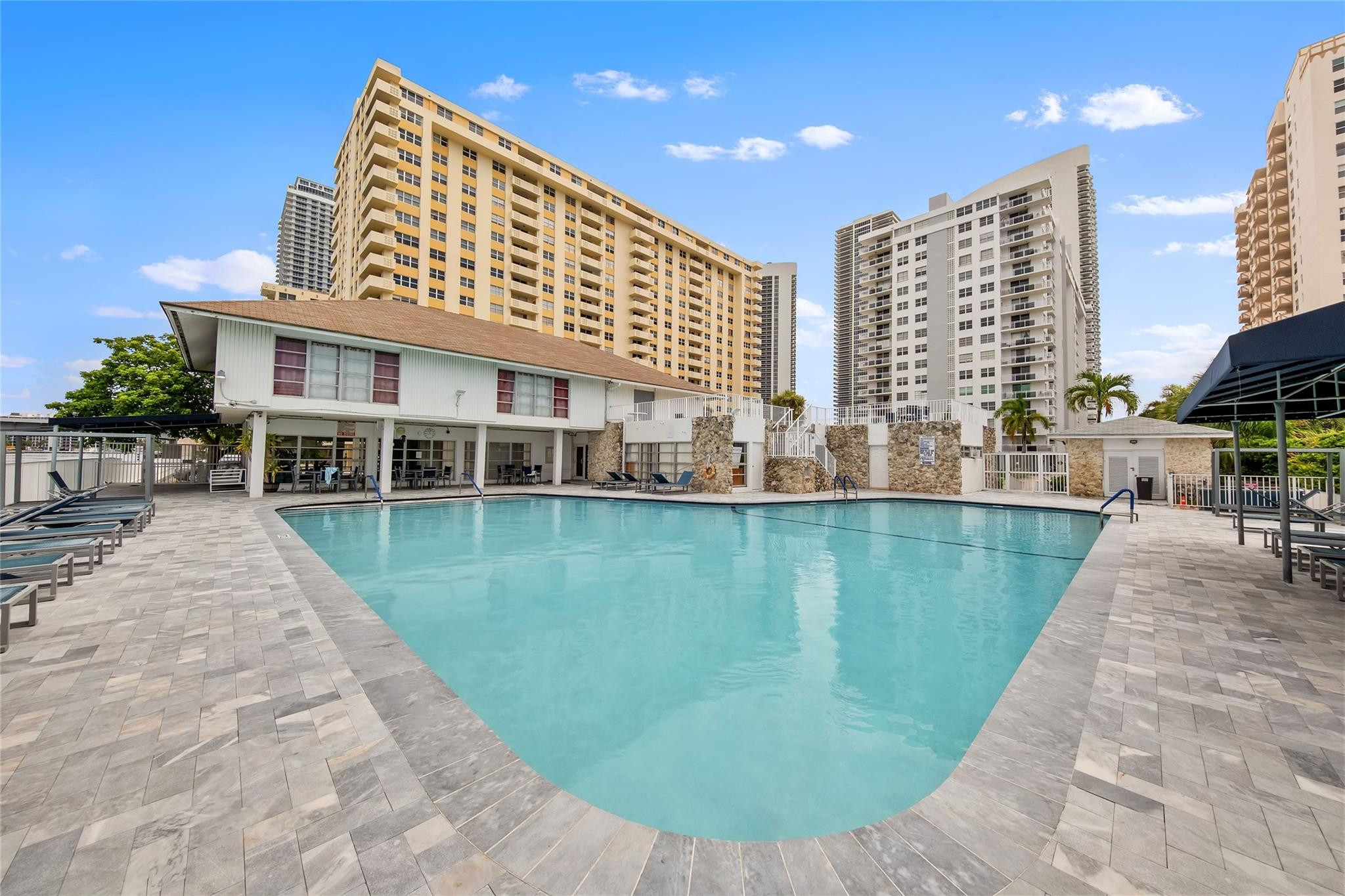 1849 S Ocean Drive 711 Property Photo 25