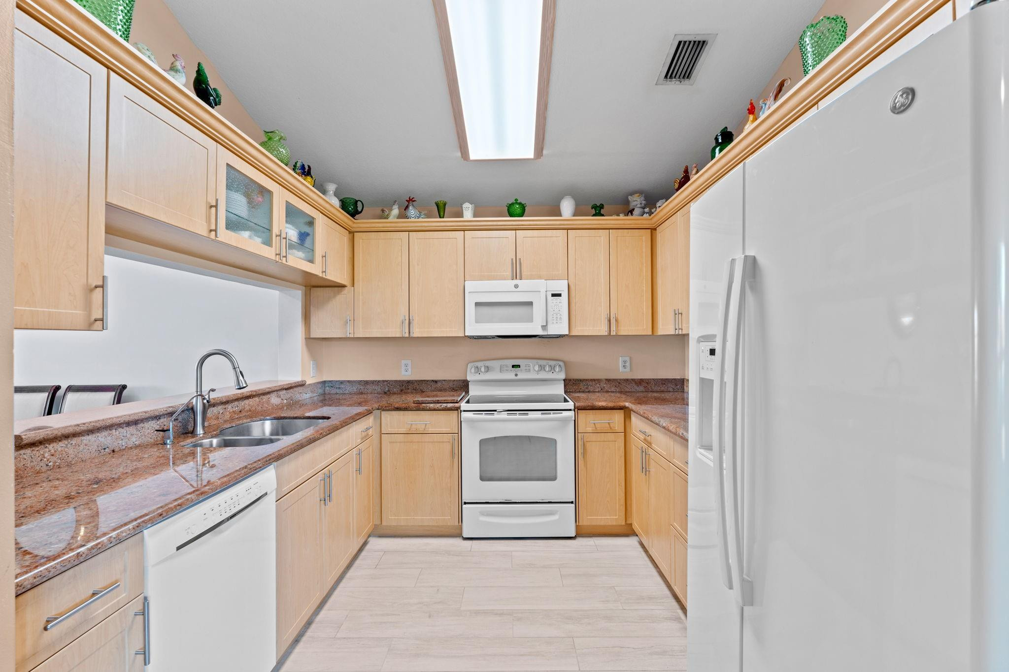 8486 Heather Place Property Photo 6