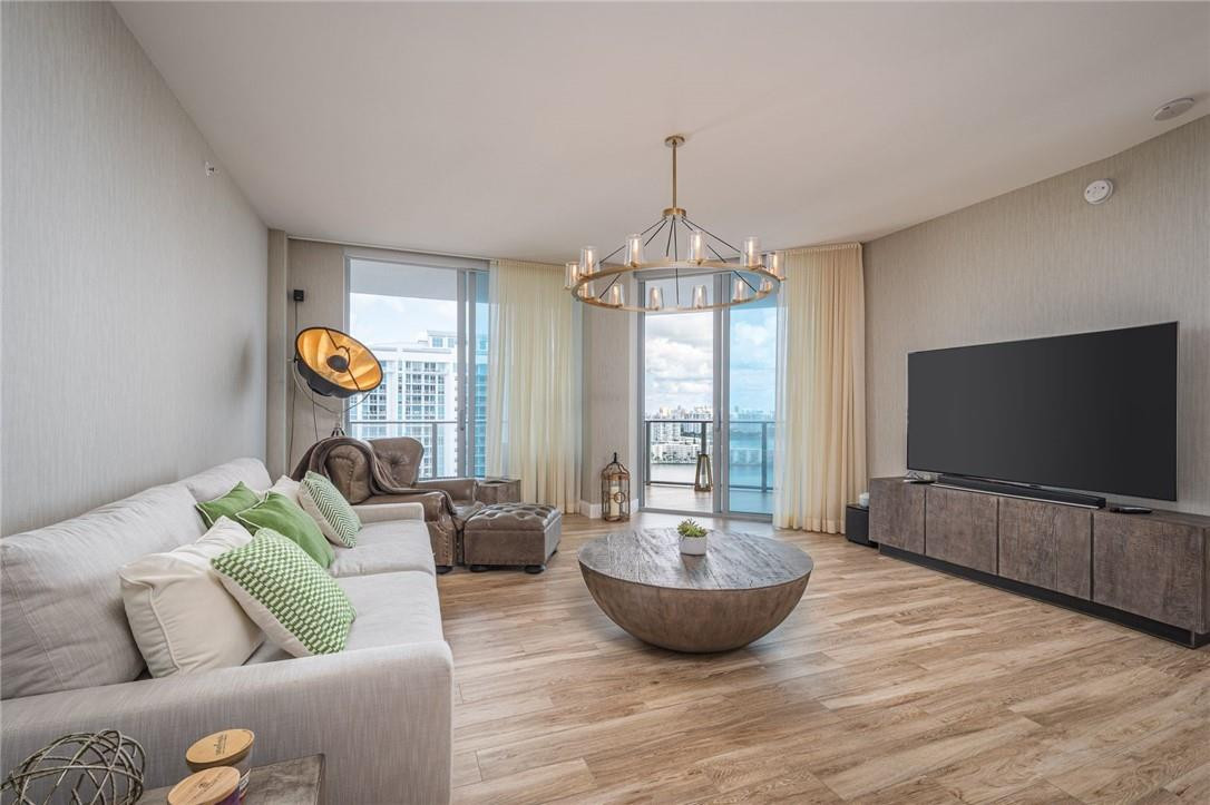 17111 Biscayne Boulevard 2105 + 1 Boat Slip 100 Ft Property Photo 11