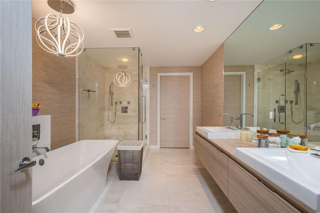 17111 Biscayne Boulevard 2105 + 1 Boat Slip 100 Ft Property Photo 33