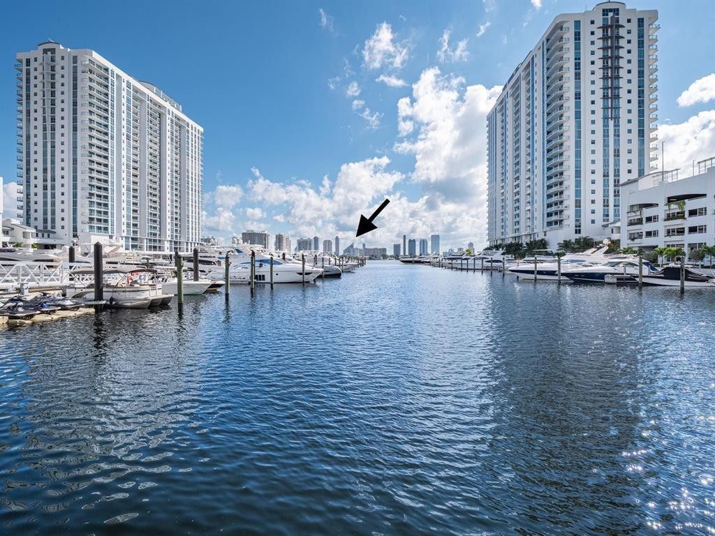 17111 Biscayne Boulevard 2105 + 1 Boat Slip 100 Ft Property Photo 37