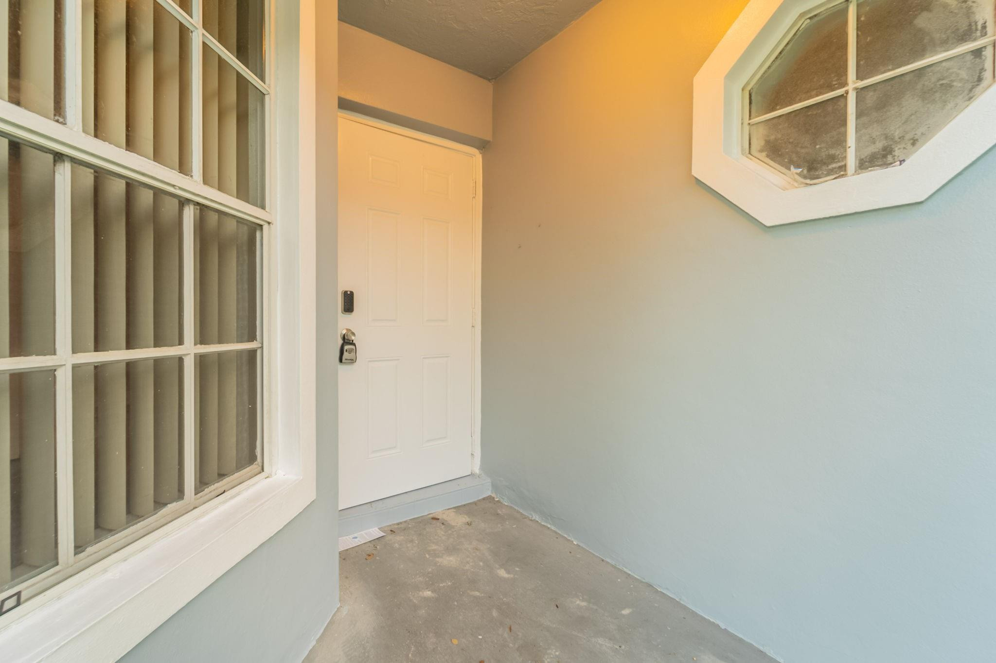 9220 Arborwood Circle Property Photo 8