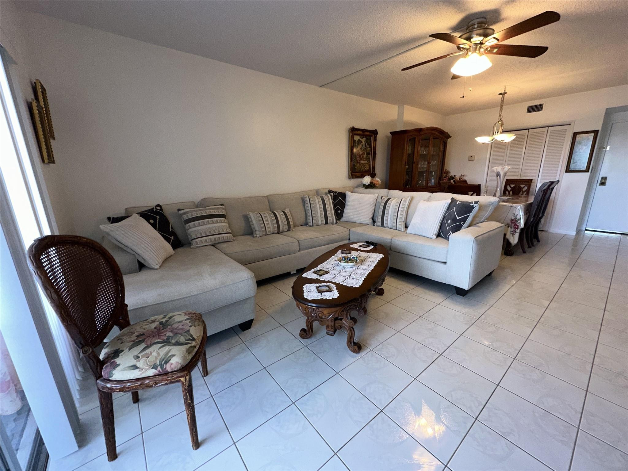 4330 Hillcrest Drive 904 Property Photo 2