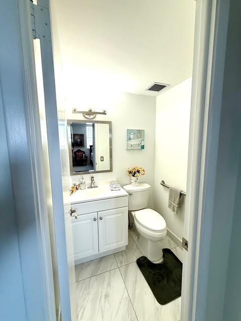 4330 Hillcrest Drive 904 Property Photo 6