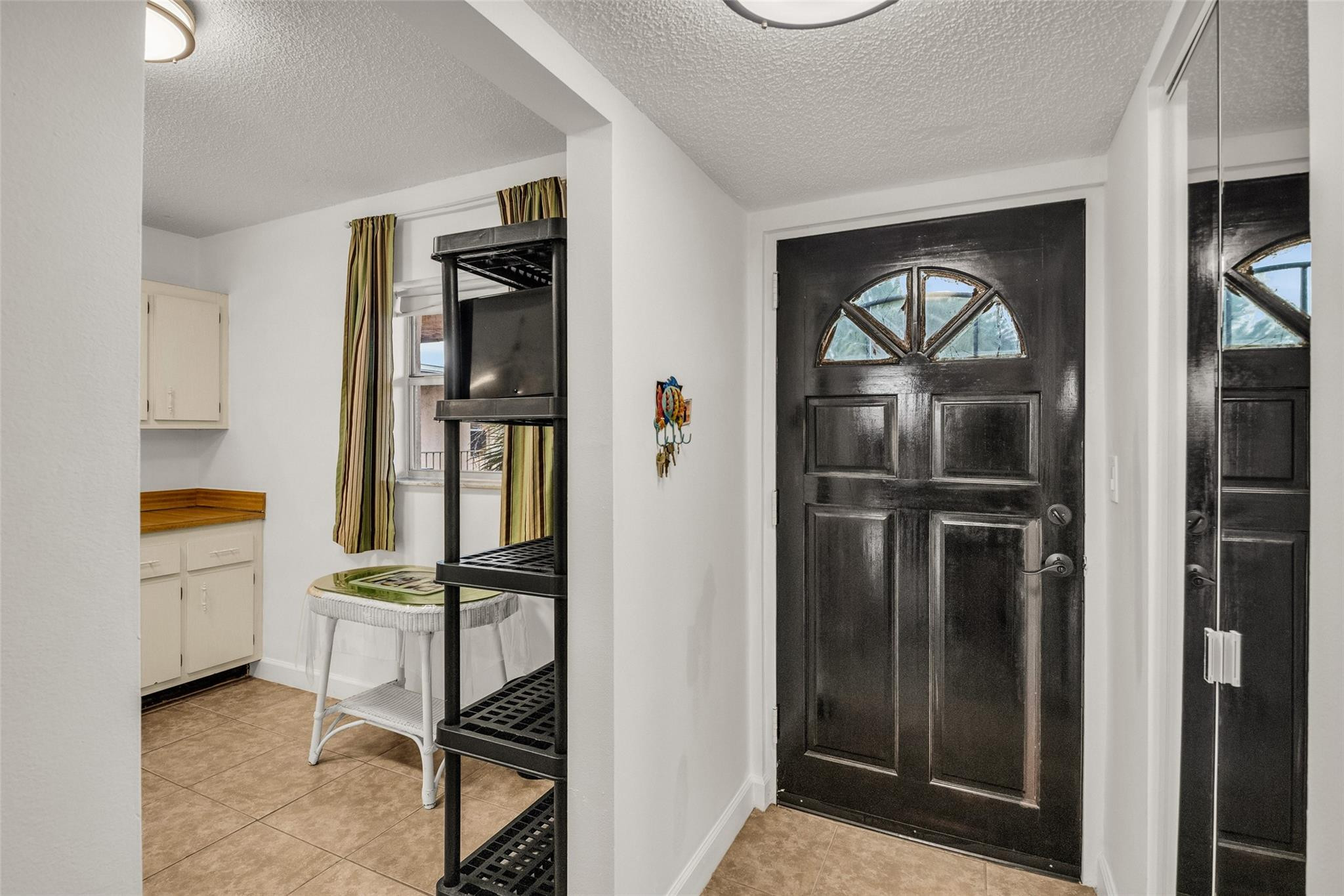 2840 Somerset Drive 403 Property Photo 2