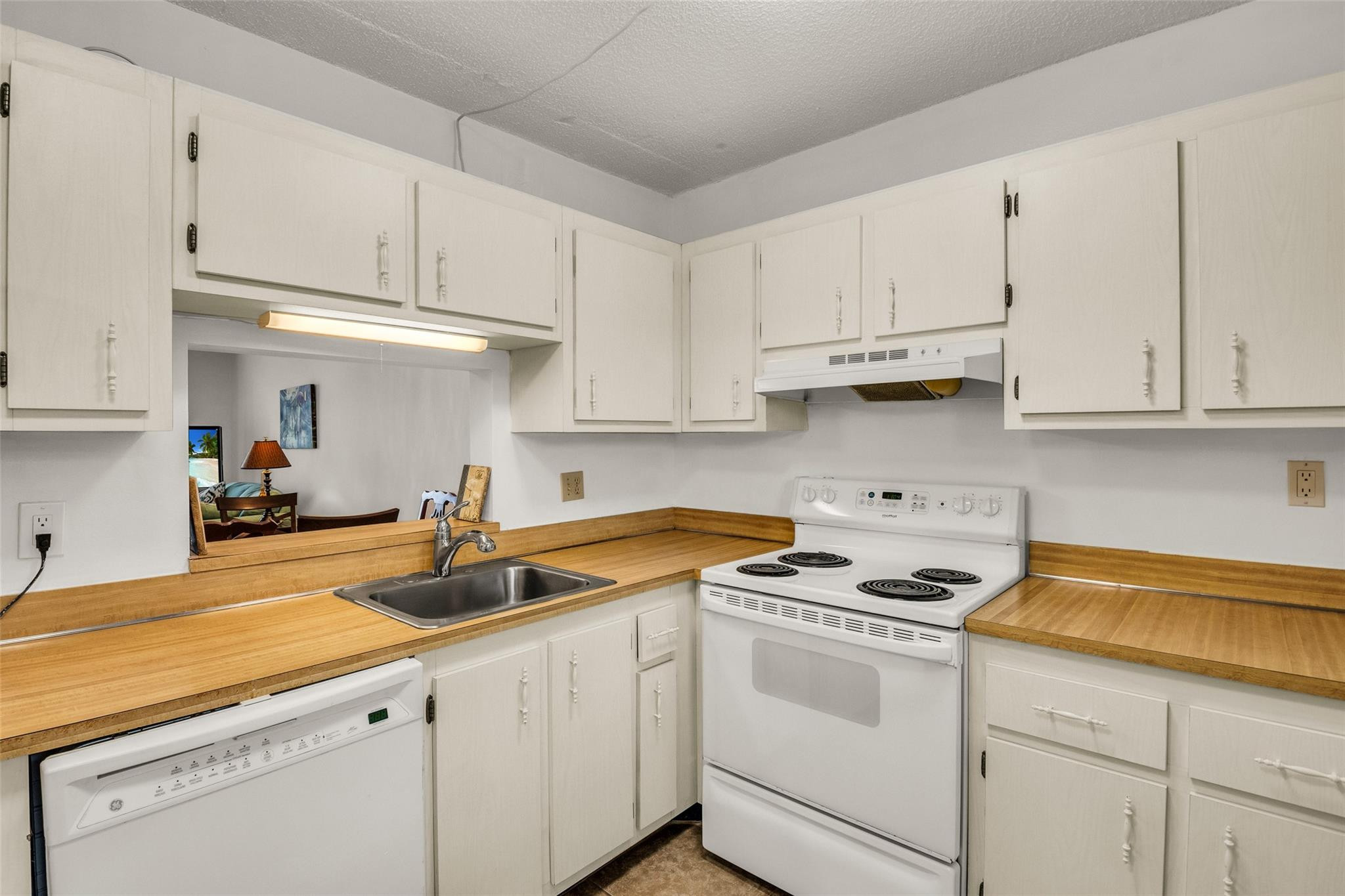 2840 Somerset Drive 403 Property Photo 6