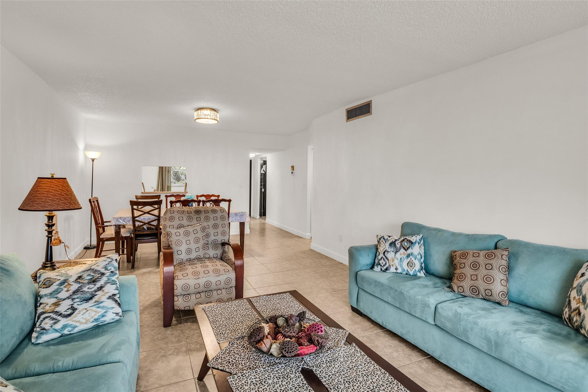 2840 Somerset Drive 403 Property Photo 13