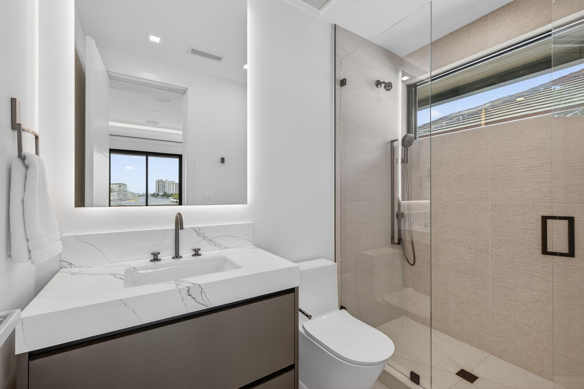 2533 Aqua Vista Boulevard Property Photo 45