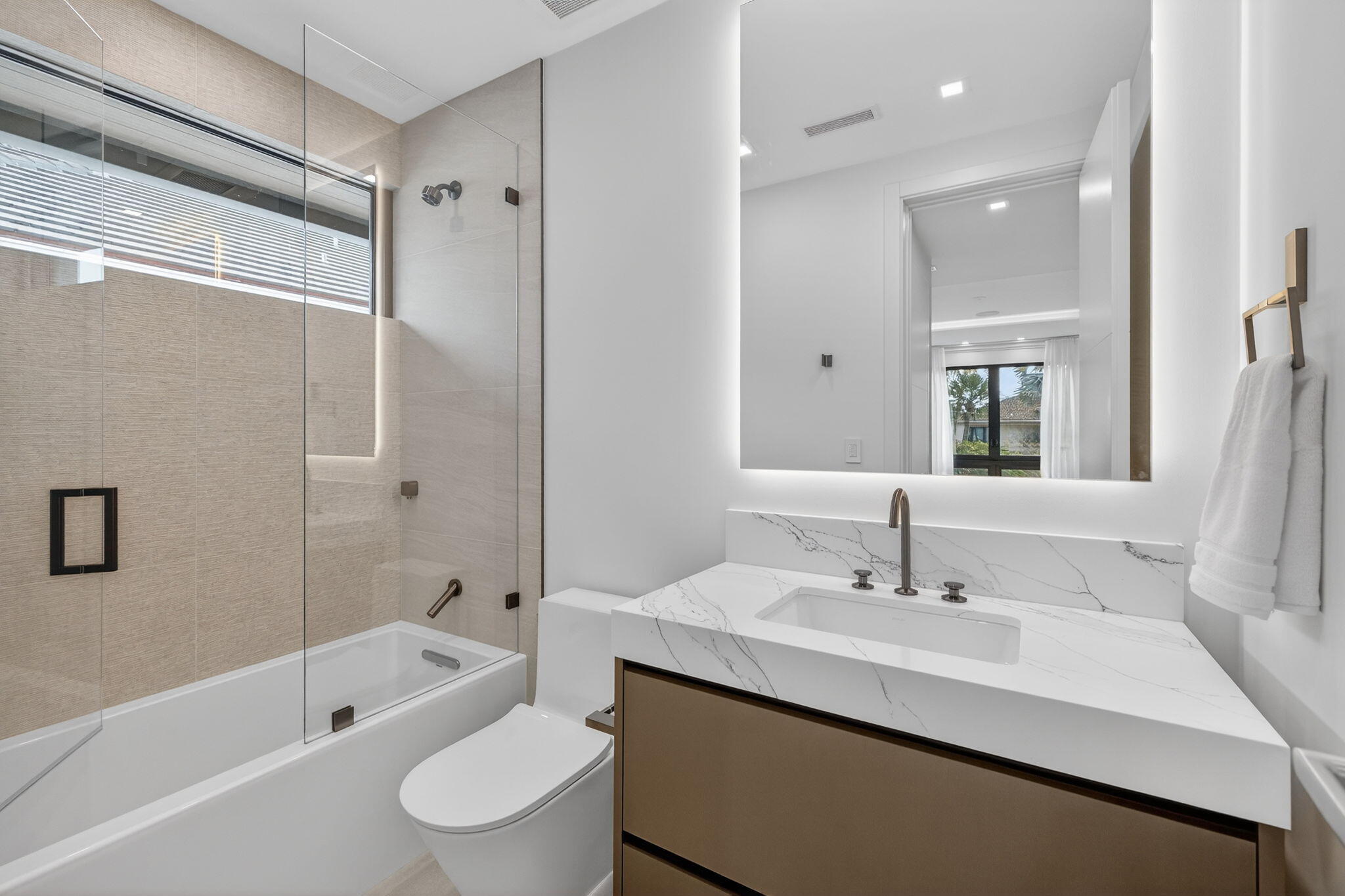 2533 Aqua Vista Boulevard Property Photo 48