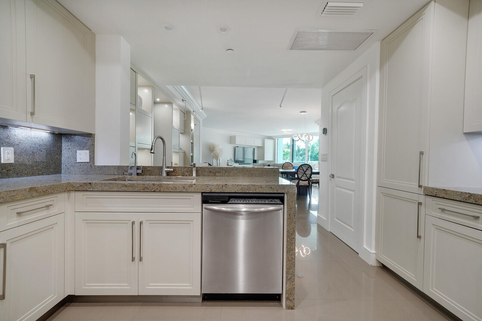 550 Se Mizner Boulevard B209 Property Photo 29