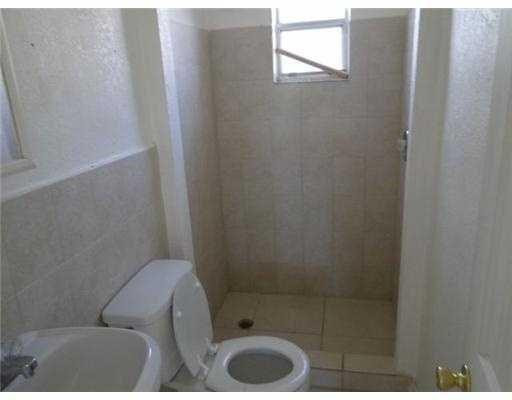 724 Truman Property Photo 4