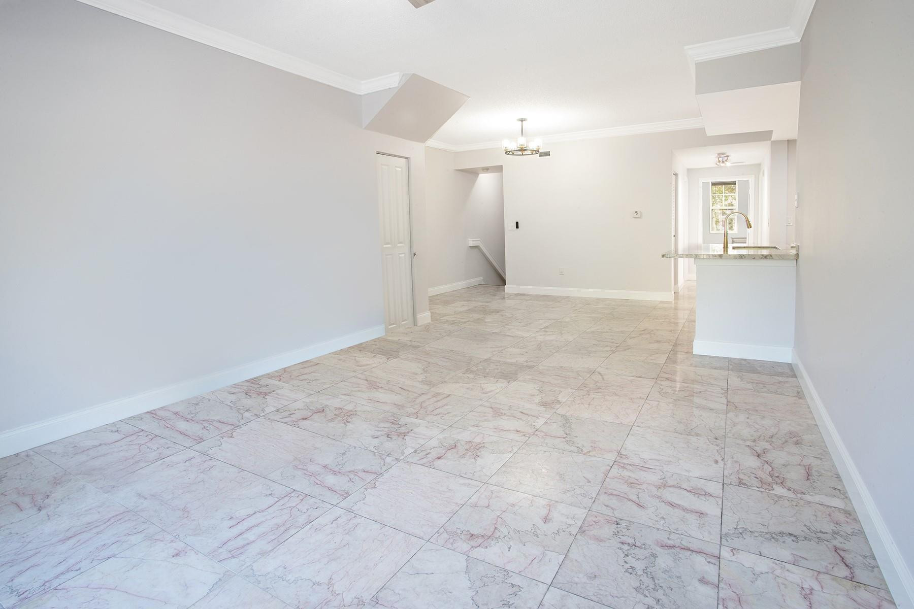 5860 W Sample Road 204 Property Photo 5