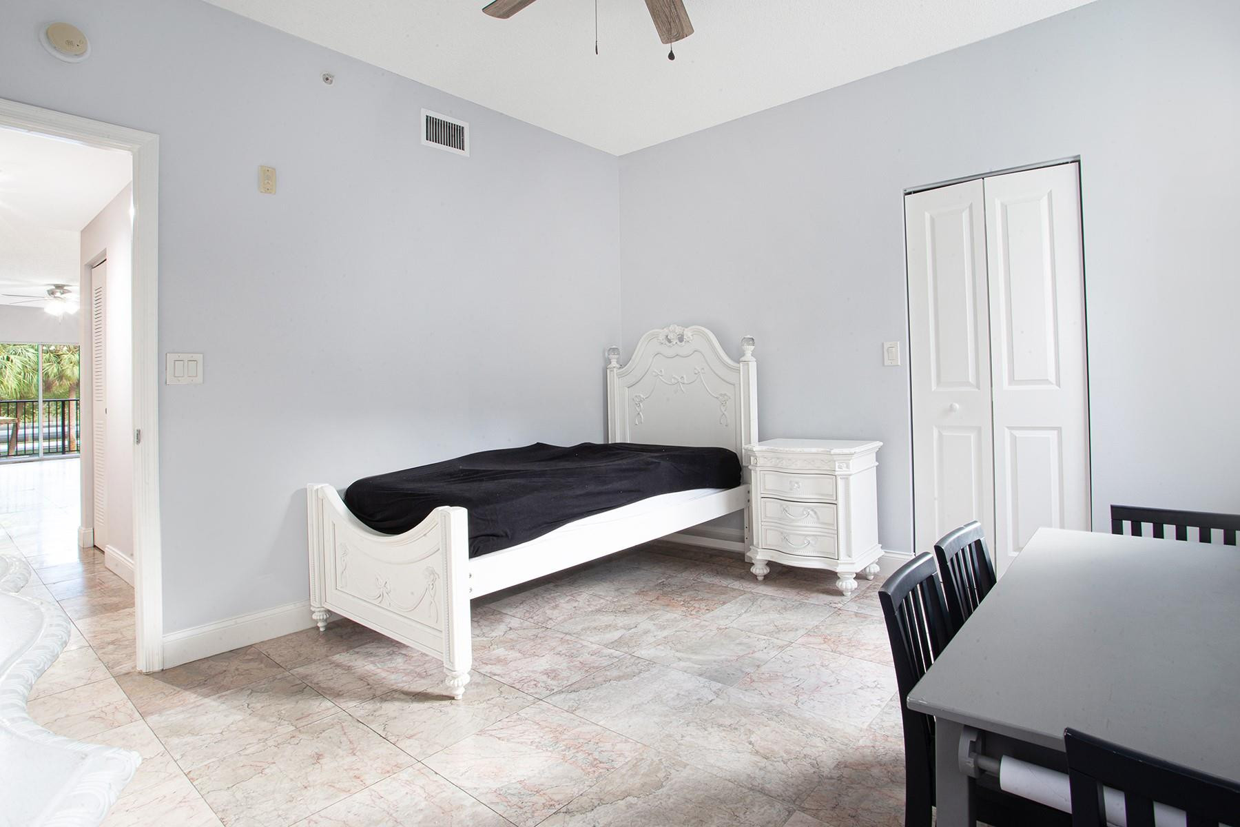 5860 W Sample Road 204 Property Photo 17