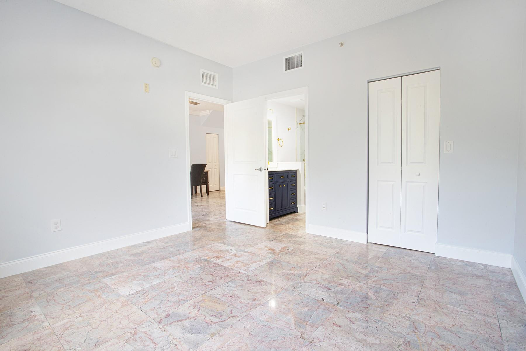 5860 W Sample Road 204 Property Photo 21