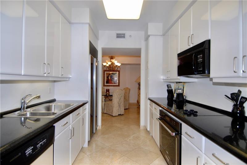 3200 N Ocean Boulevard 406 Property Photo 17
