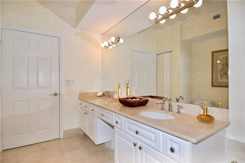 3200 N Ocean Boulevard 406 Property Photo 23