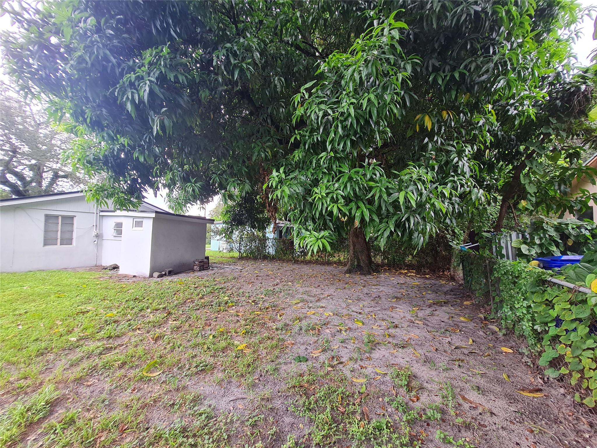 6141 Garfield Property Photo 14