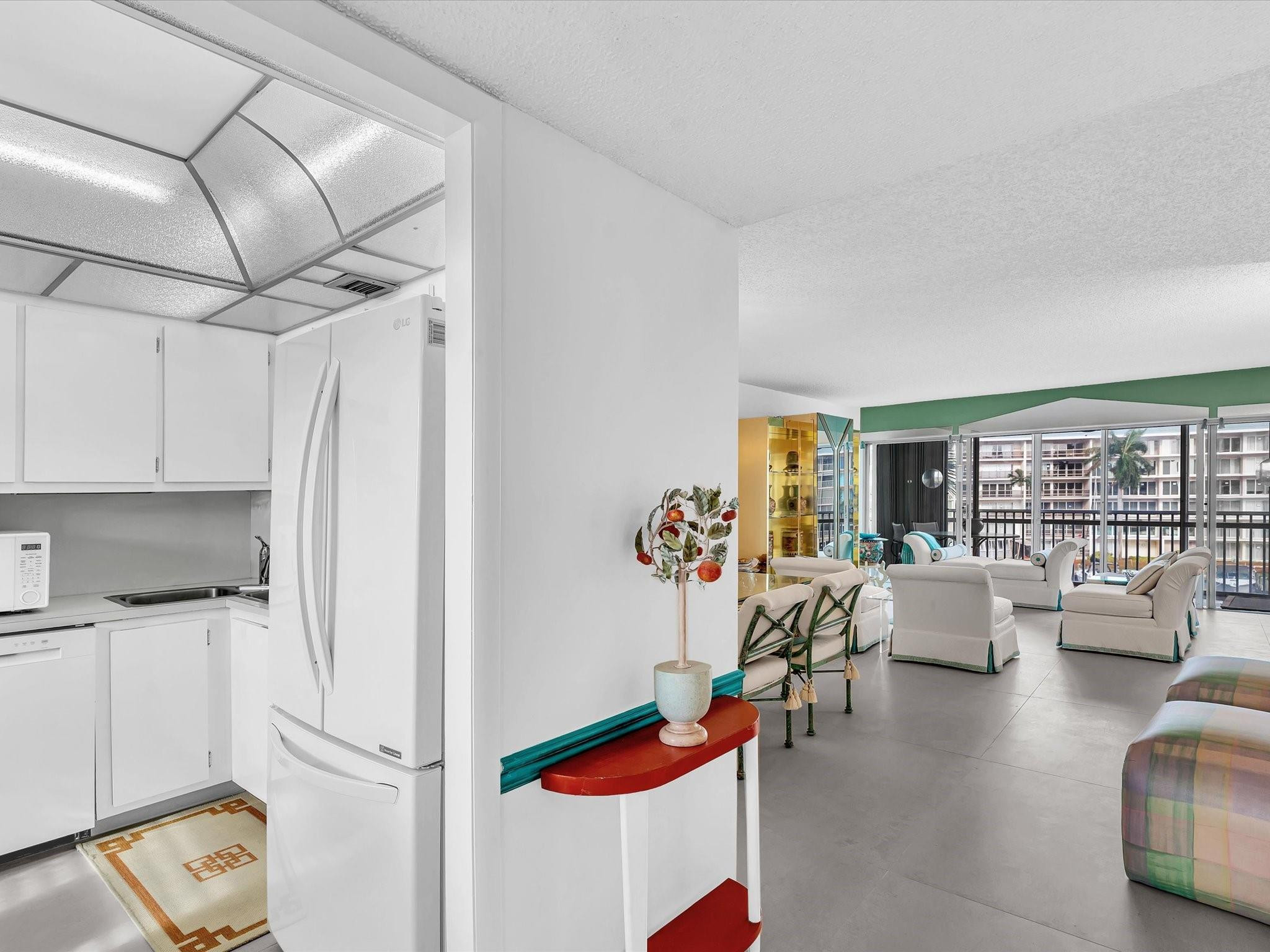 1537 E Hillsboro Boulevard 438 Property Photo 4
