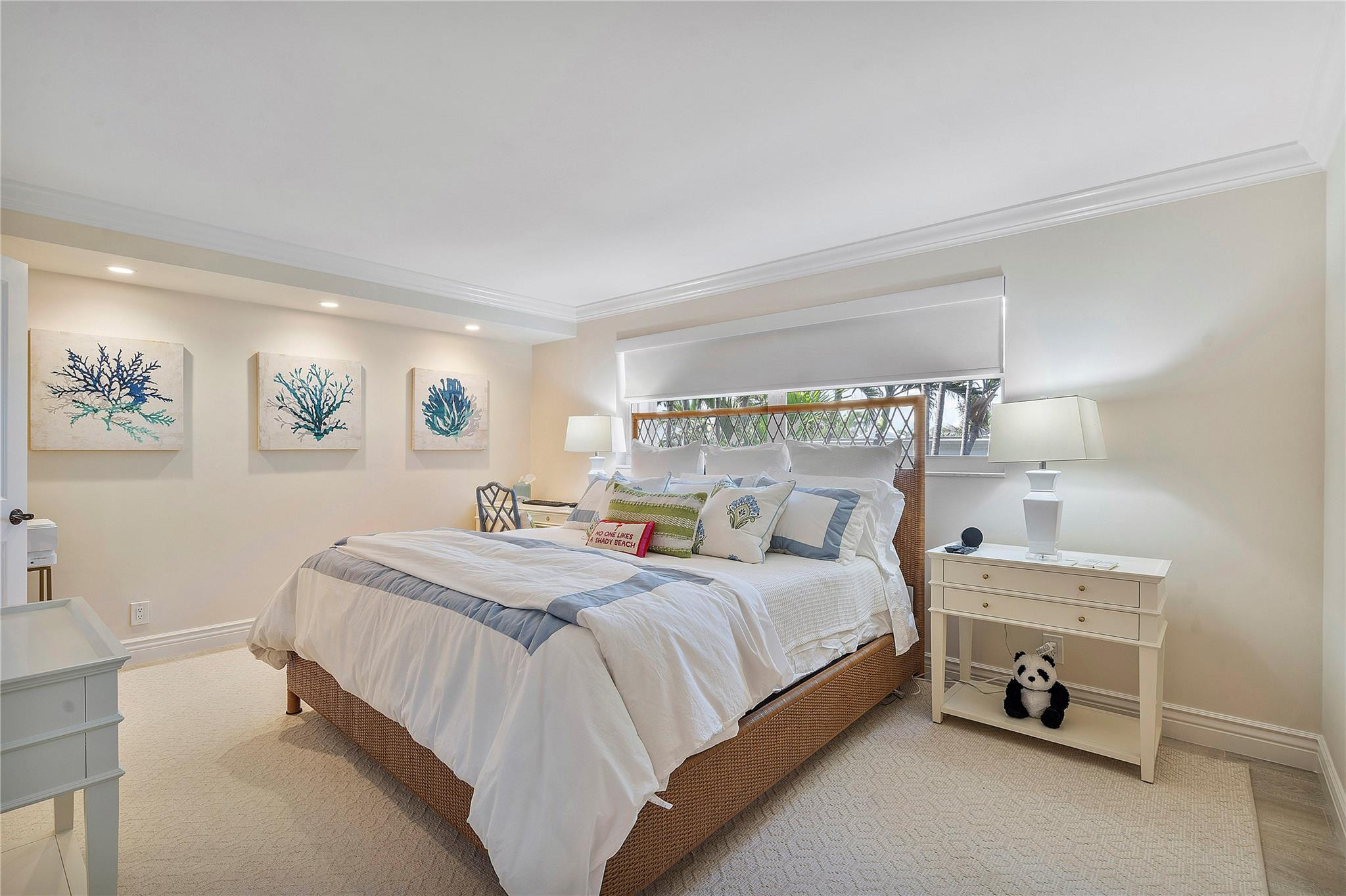 1710 S Ocean Lane 201 Property Photo 17