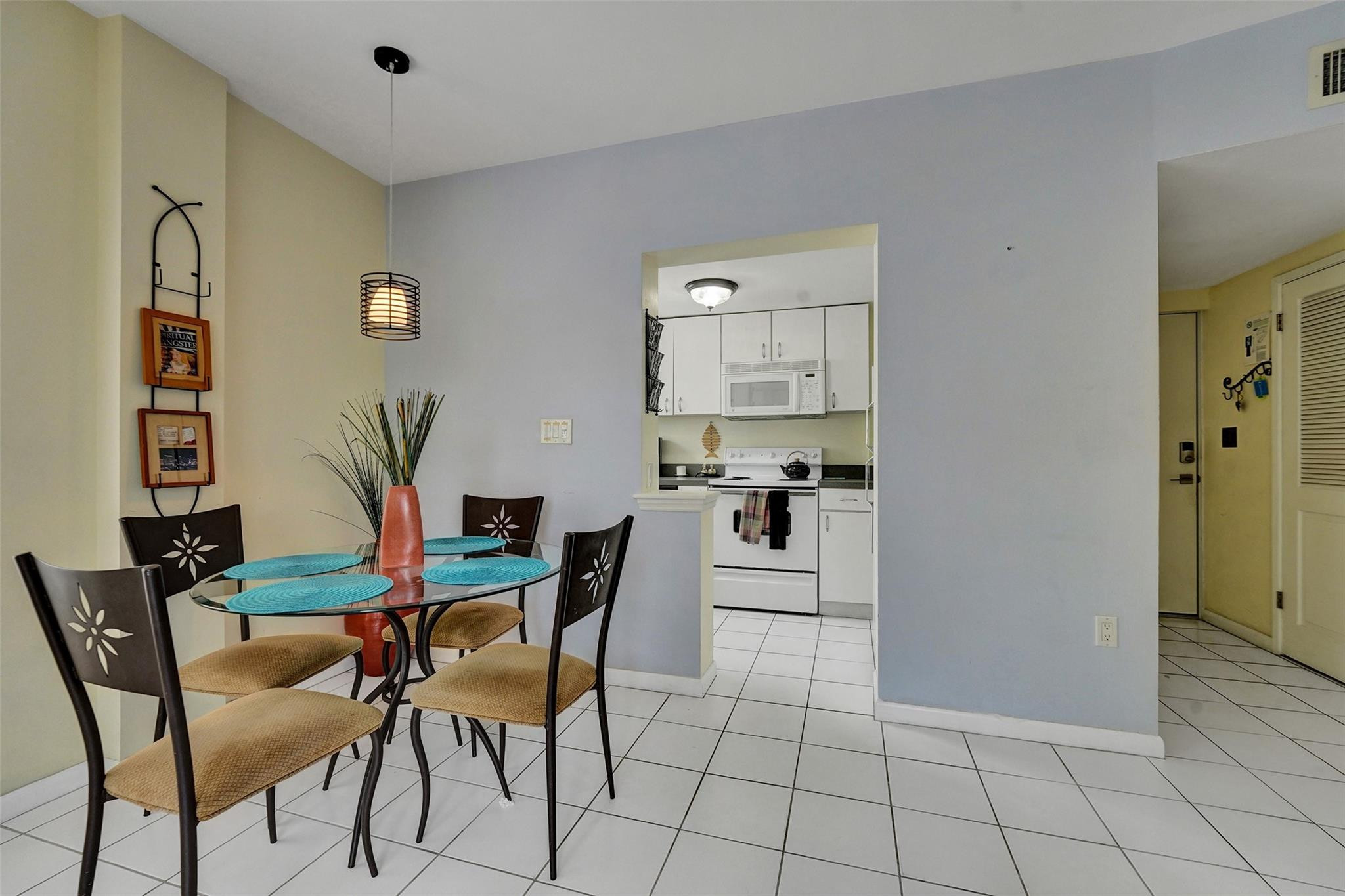 341 N Birch Road 316 Property Photo 1