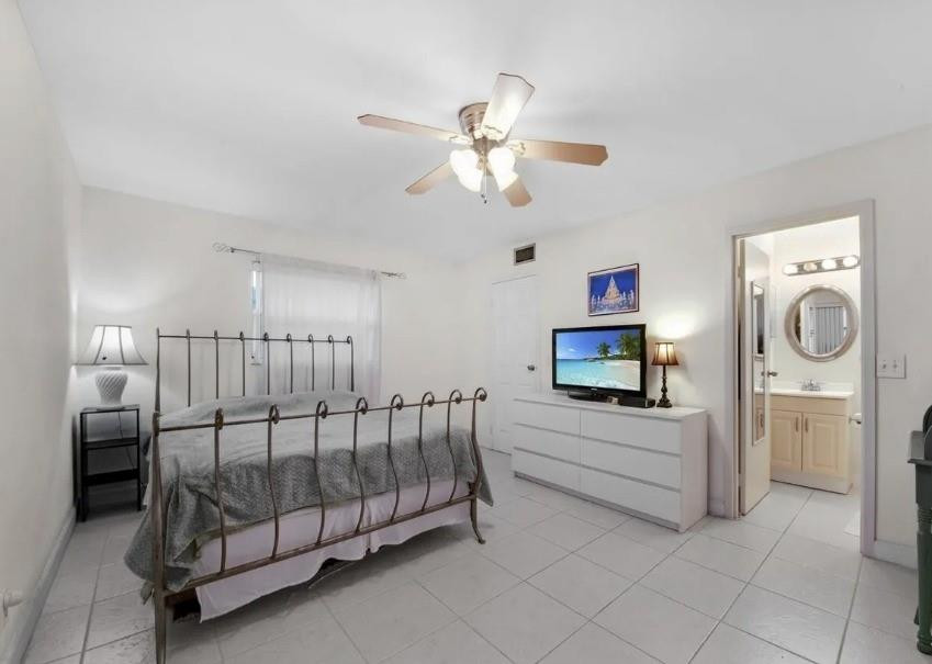 223 Flanders E Property Photo 5