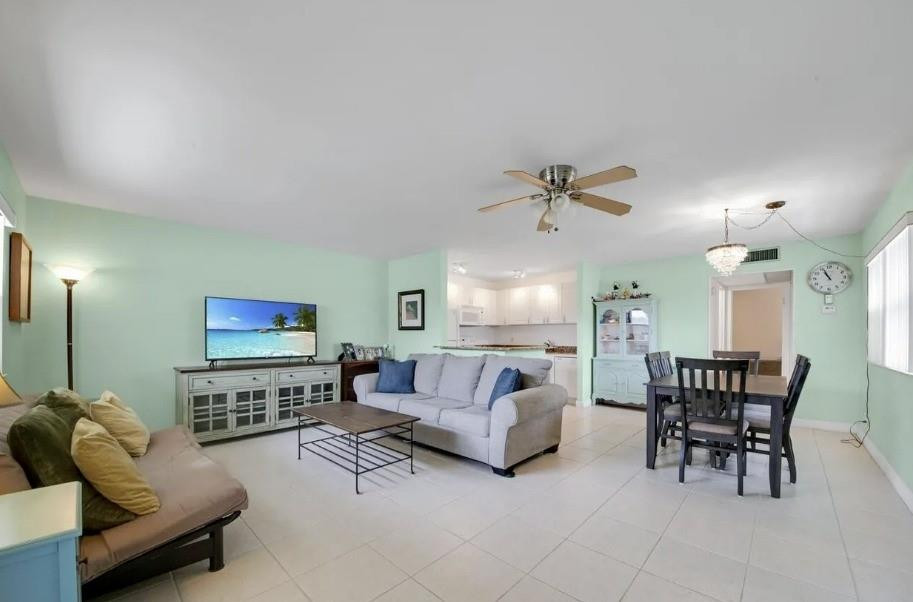 223 Flanders E Property Photo 12