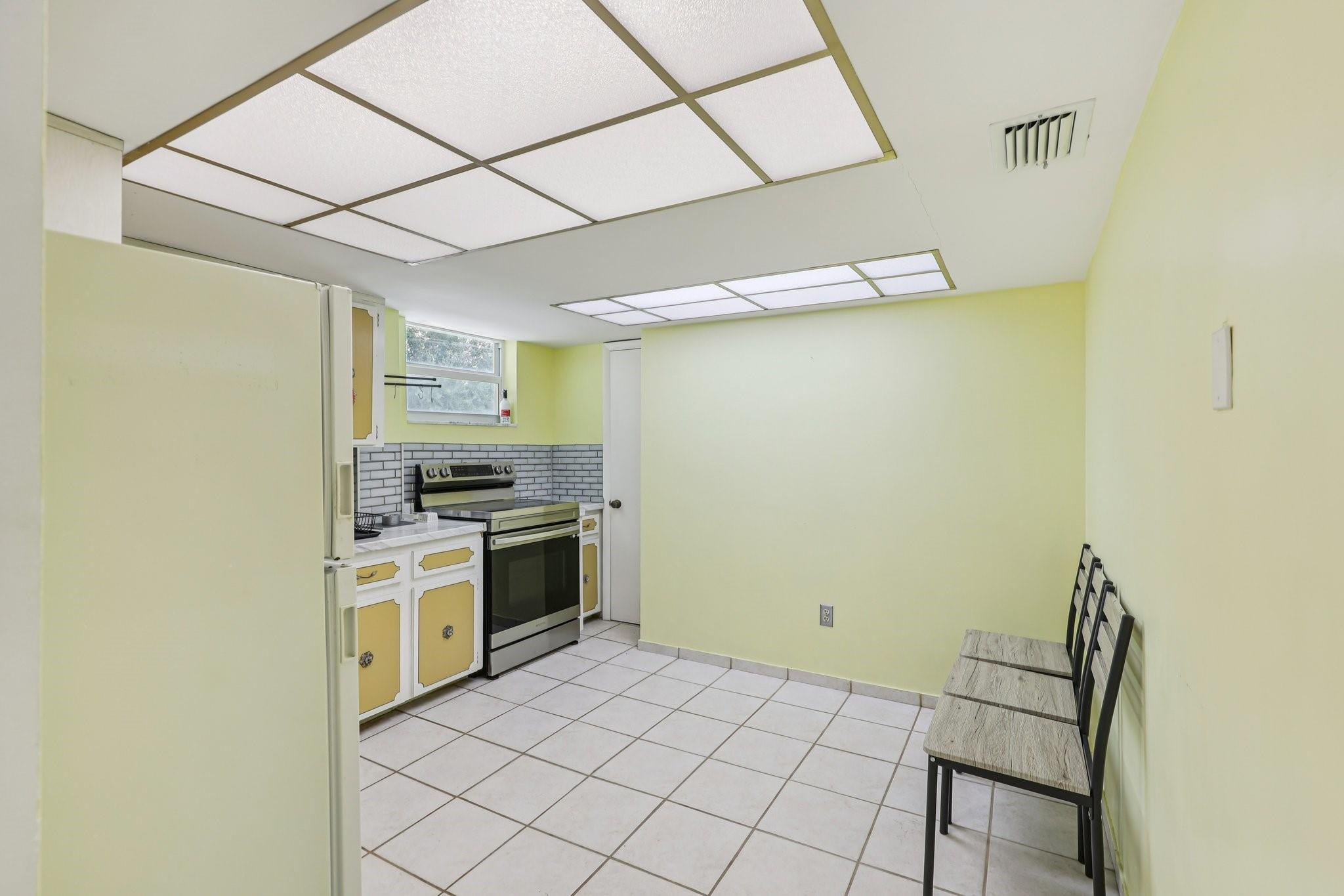 525 Ne 58th Street Property Photo 24