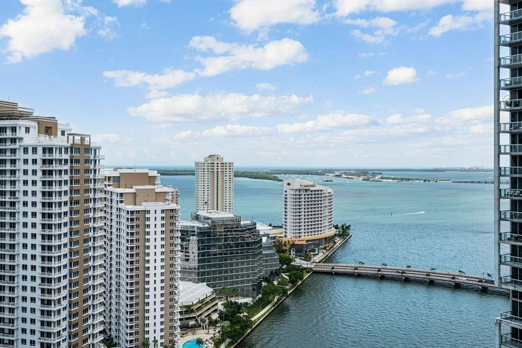 465 Brickell Avenue 2706 Property Photo 3
