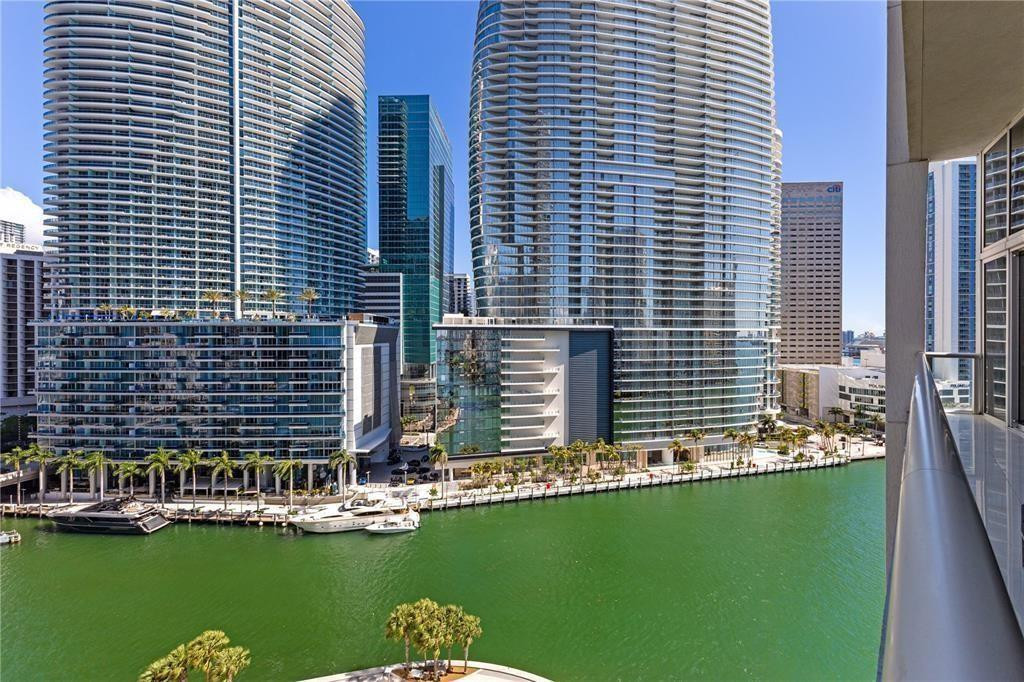465 Brickell Avenue 2706 Property Photo 4