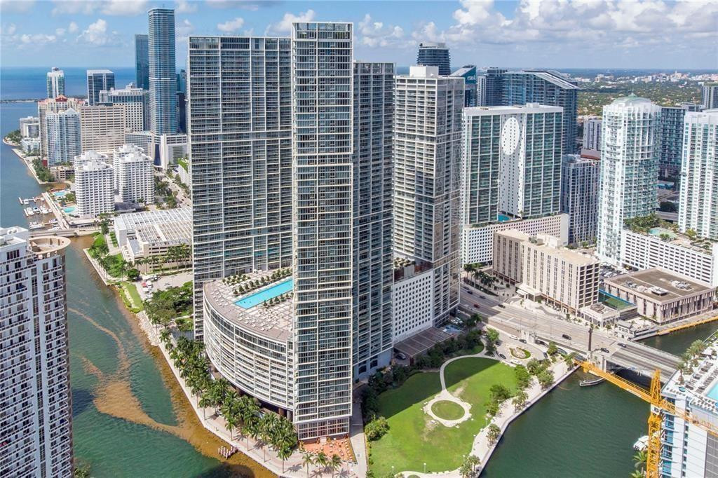 465 Brickell Avenue 2706 Property Photo 8