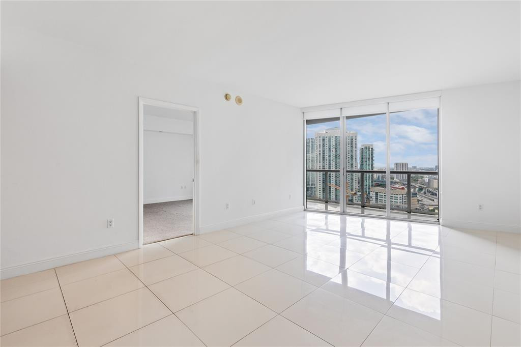 465 Brickell Avenue 2706 Property Photo 15