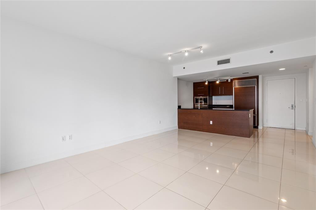 465 Brickell Avenue 2706 Property Photo 19