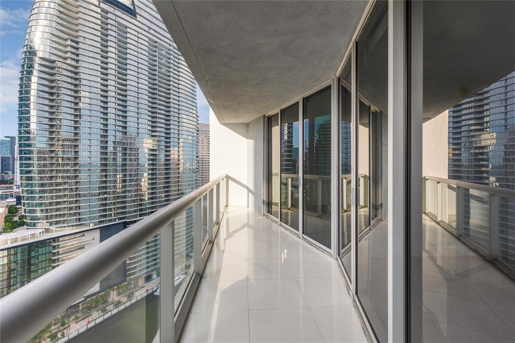 465 Brickell Avenue 2706 Property Photo 23