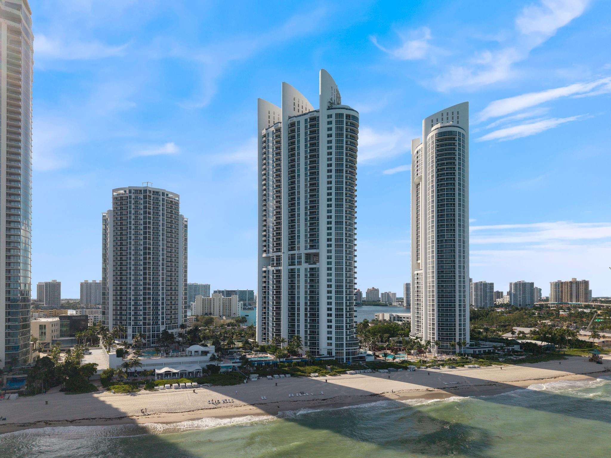 18101 Collins Avenue 801 Property Photo 4
