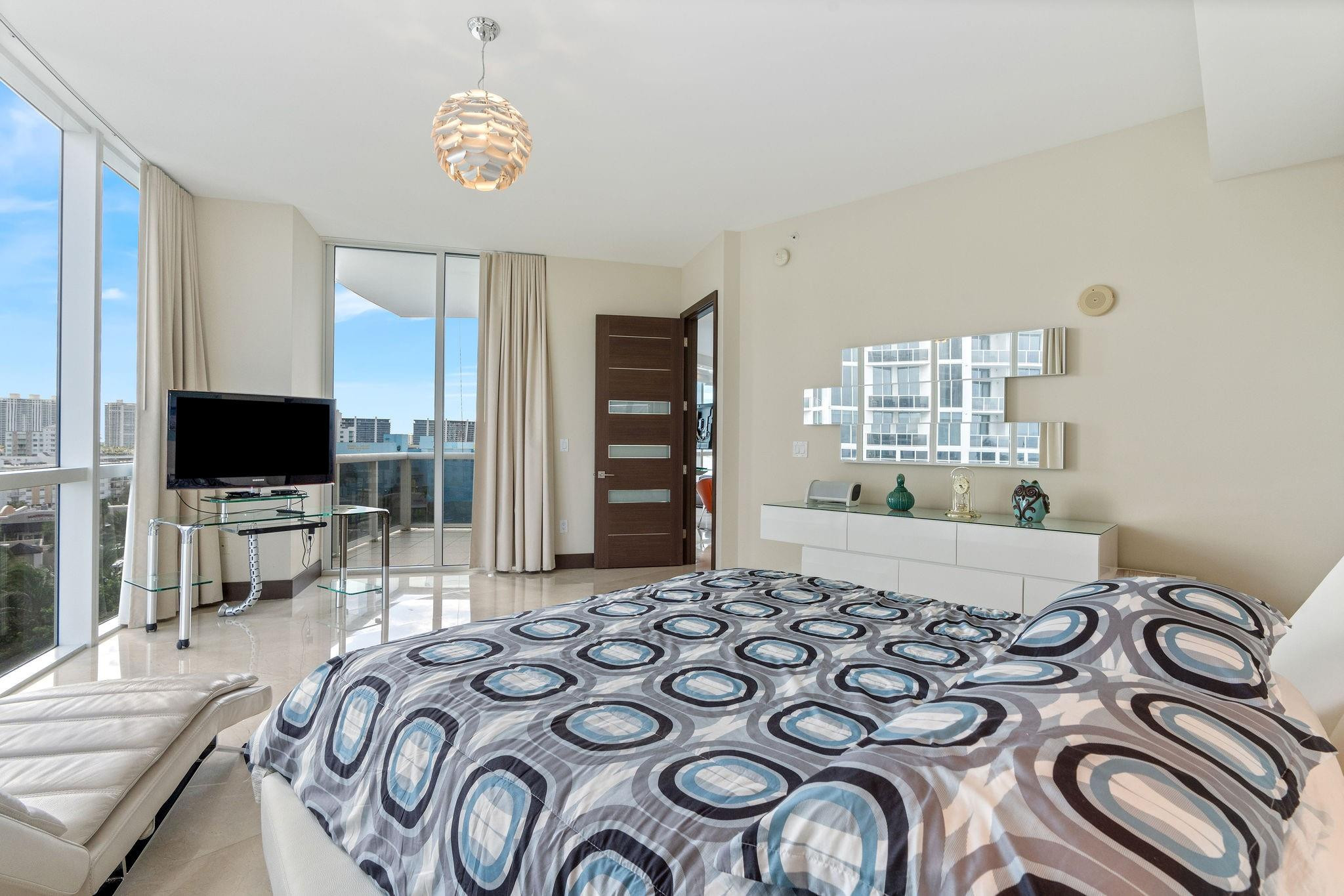 18101 Collins Avenue 801 Property Photo 19