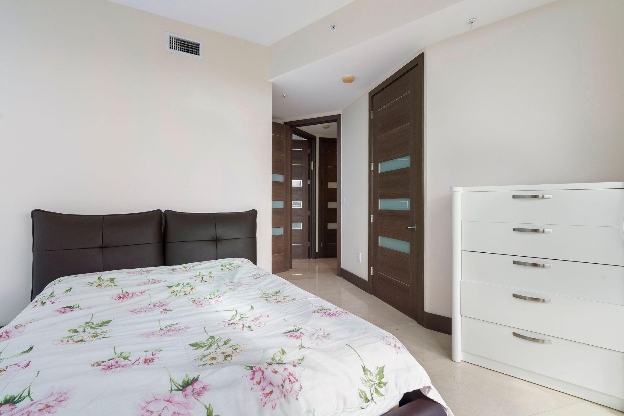 18101 Collins Avenue 801 Property Photo 25