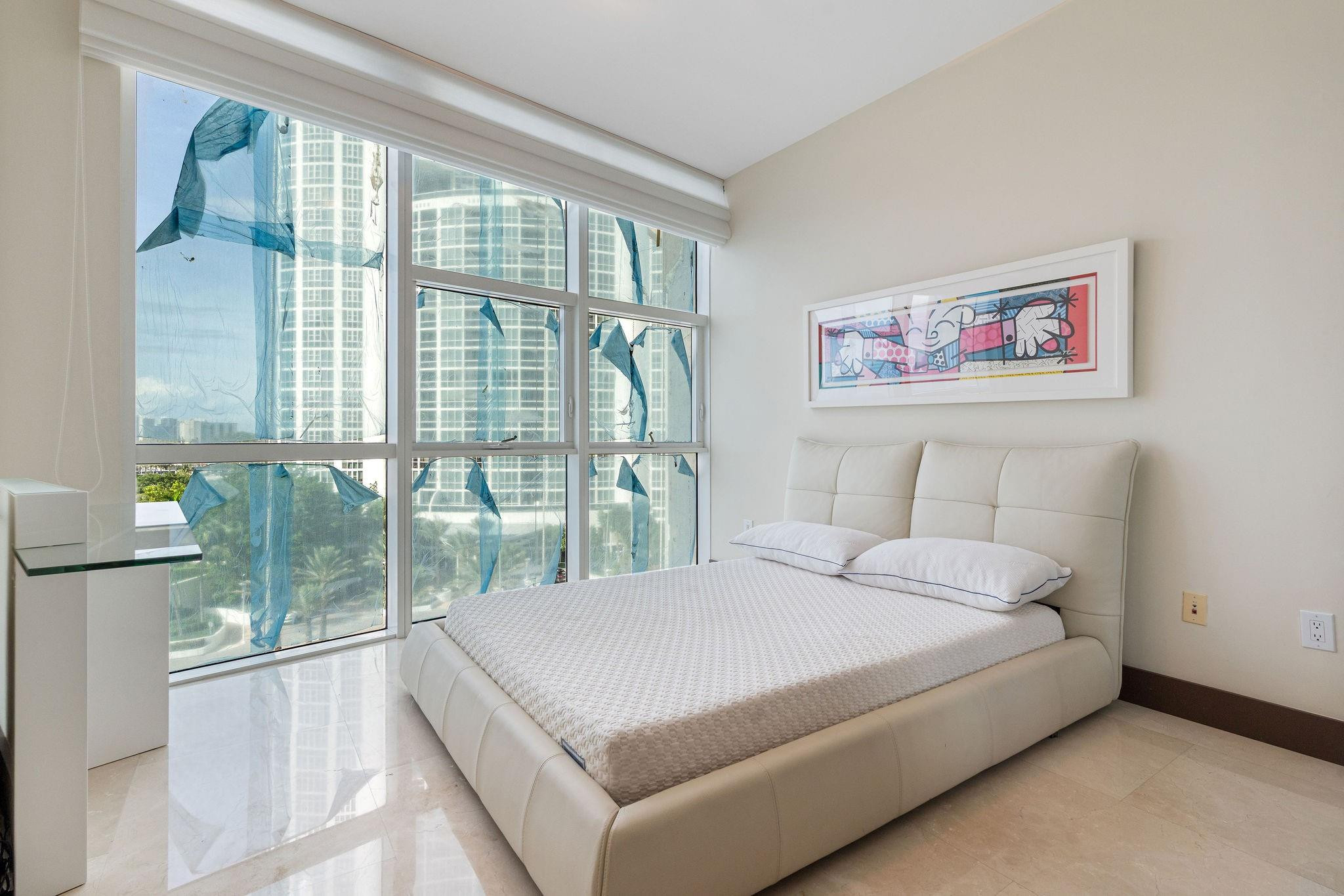 18101 Collins Avenue 801 Property Photo 28