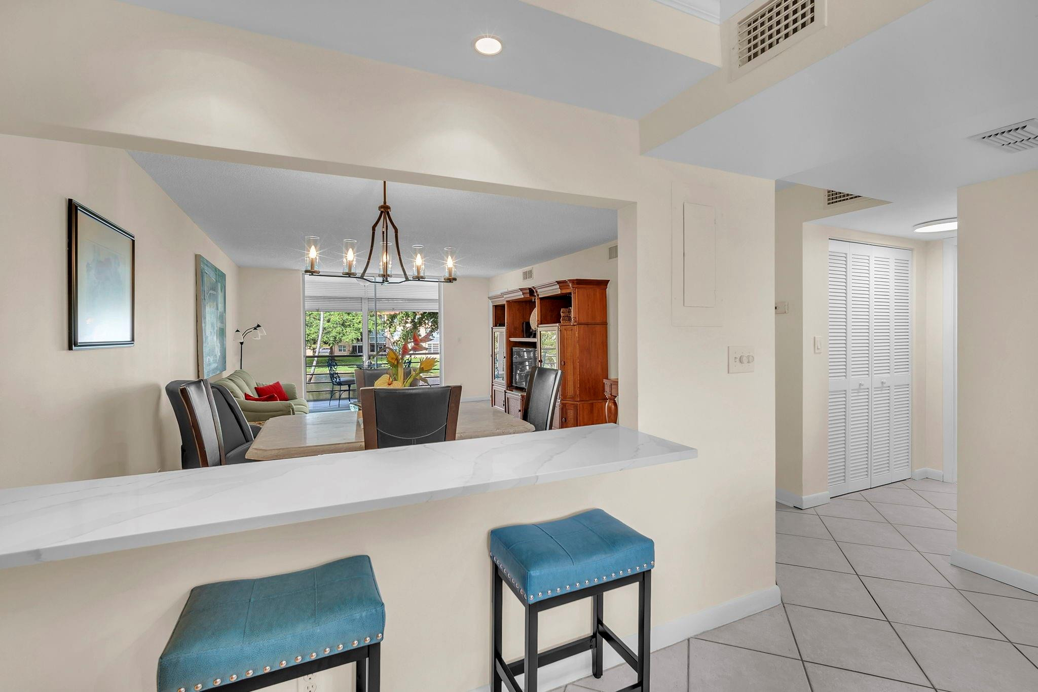 9301 Sunrise Lakes Boulevard 207 Property Photo 12