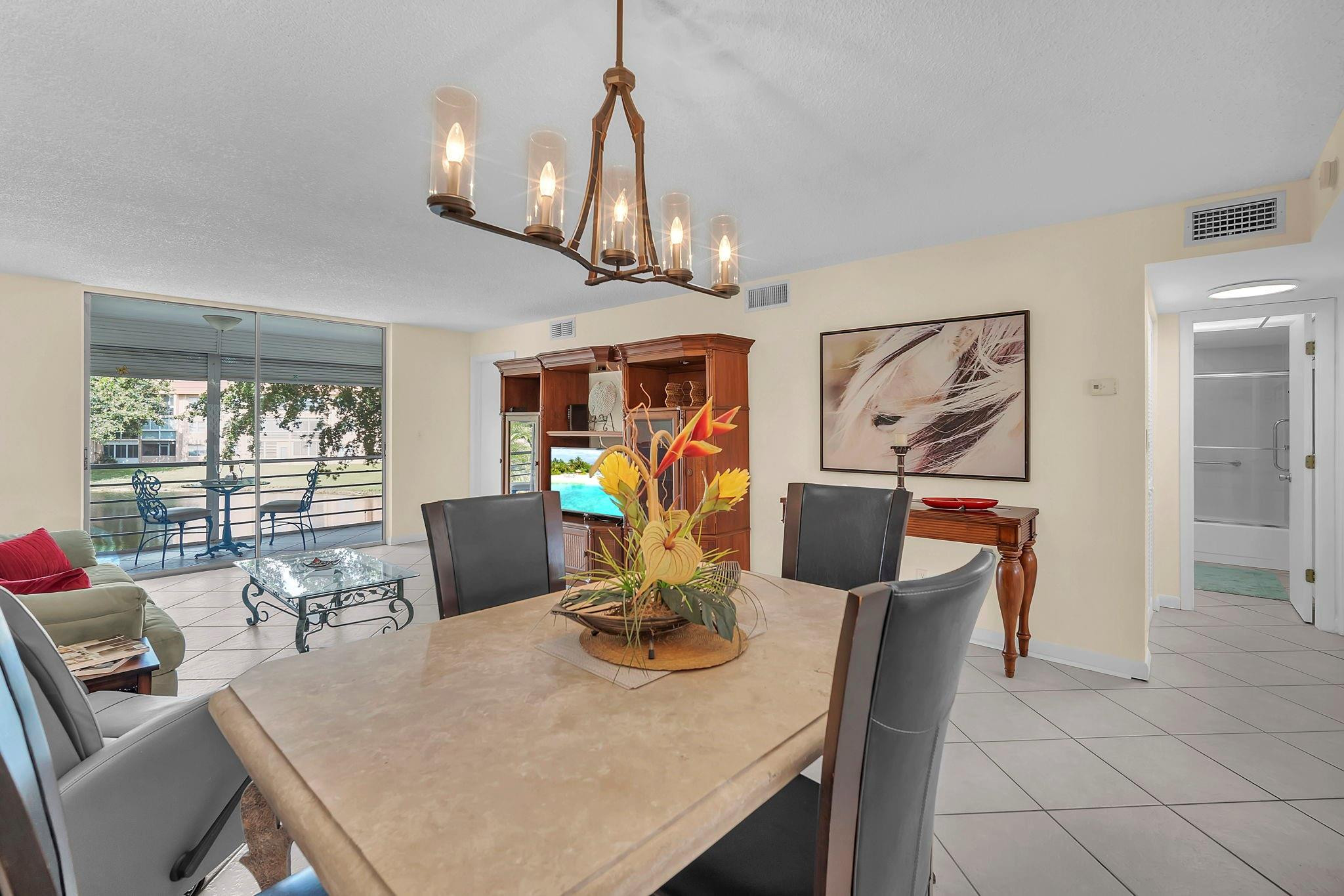 9301 Sunrise Lakes Boulevard 207 Property Photo 14