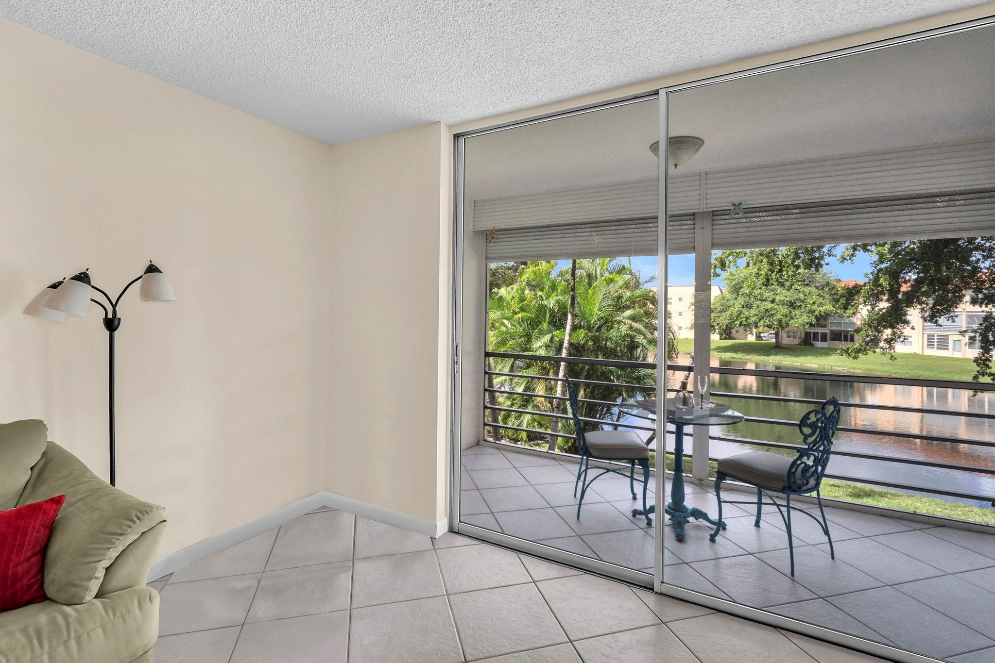 9301 Sunrise Lakes Boulevard 207 Property Photo 17
