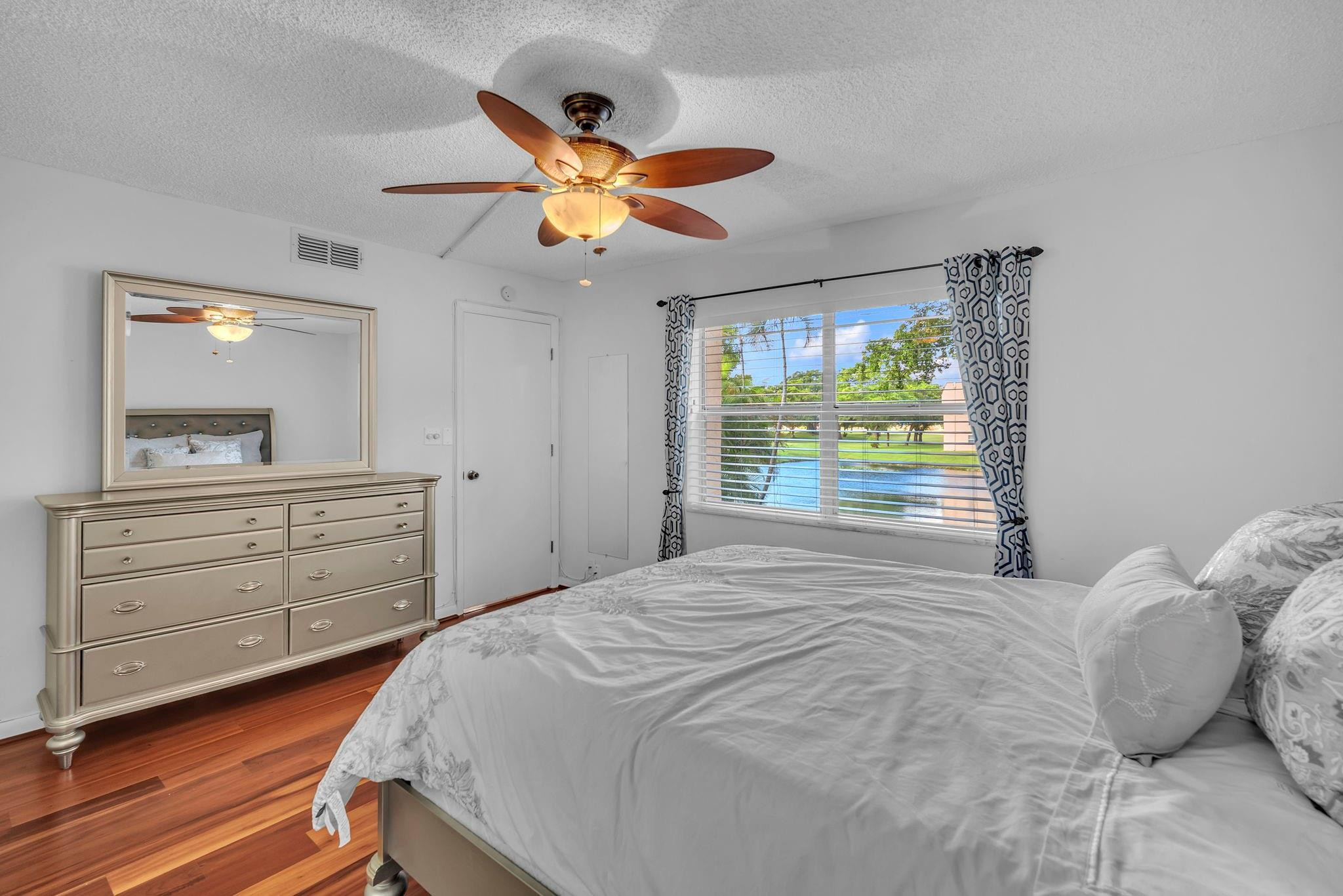 9301 Sunrise Lakes Boulevard 207 Property Photo 21