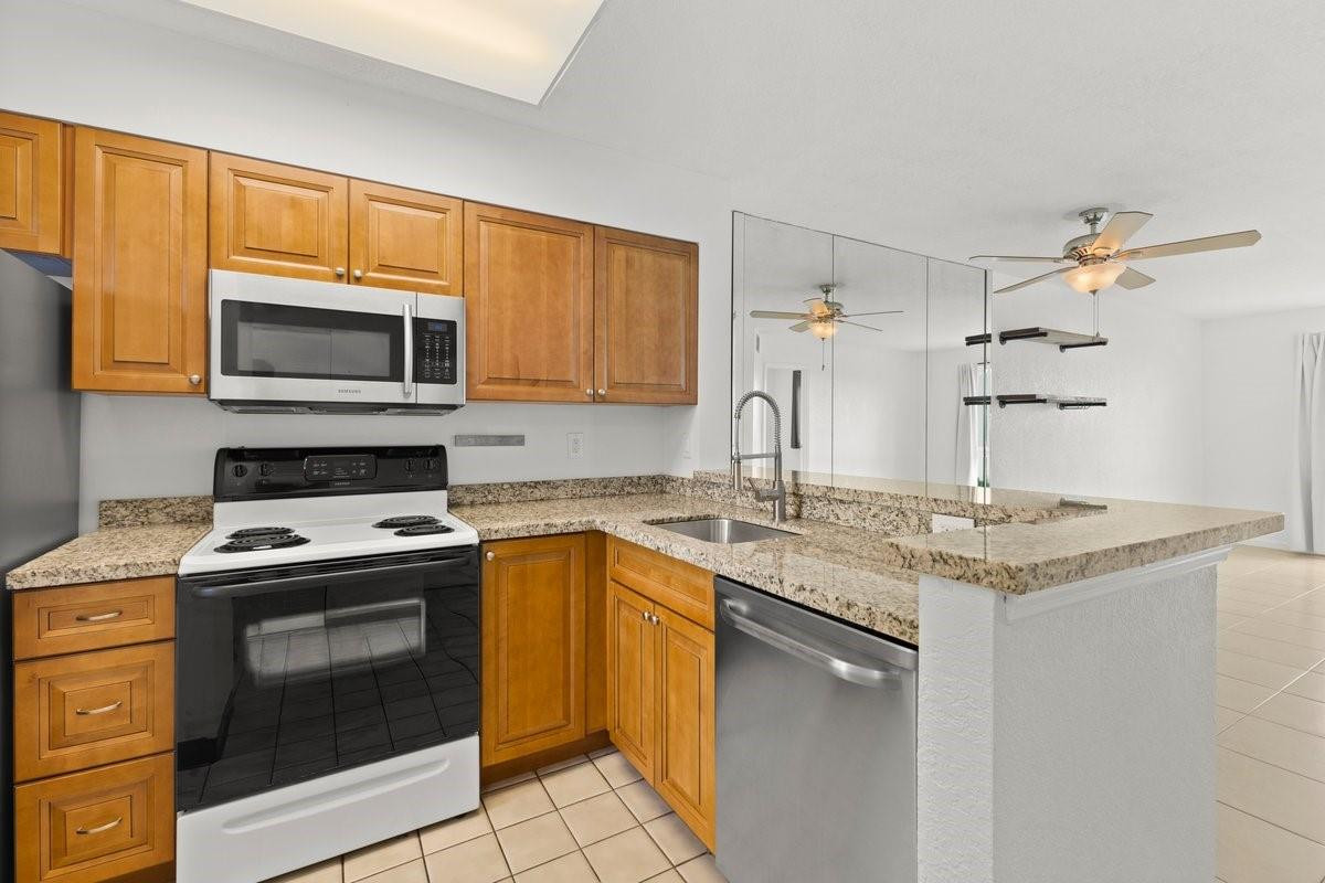 2106 S Cypress Bend Drive 506 Property Photo 5