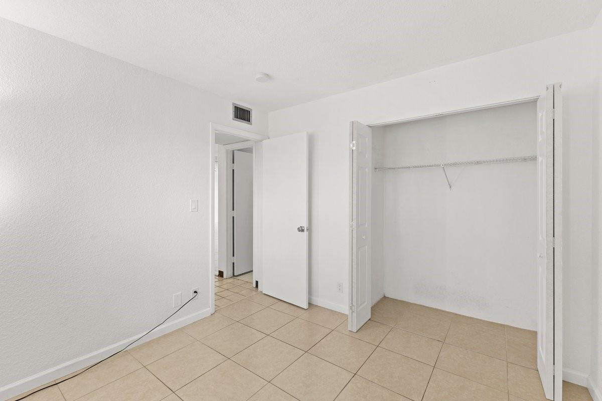 2106 S Cypress Bend Drive 506 Property Photo 20